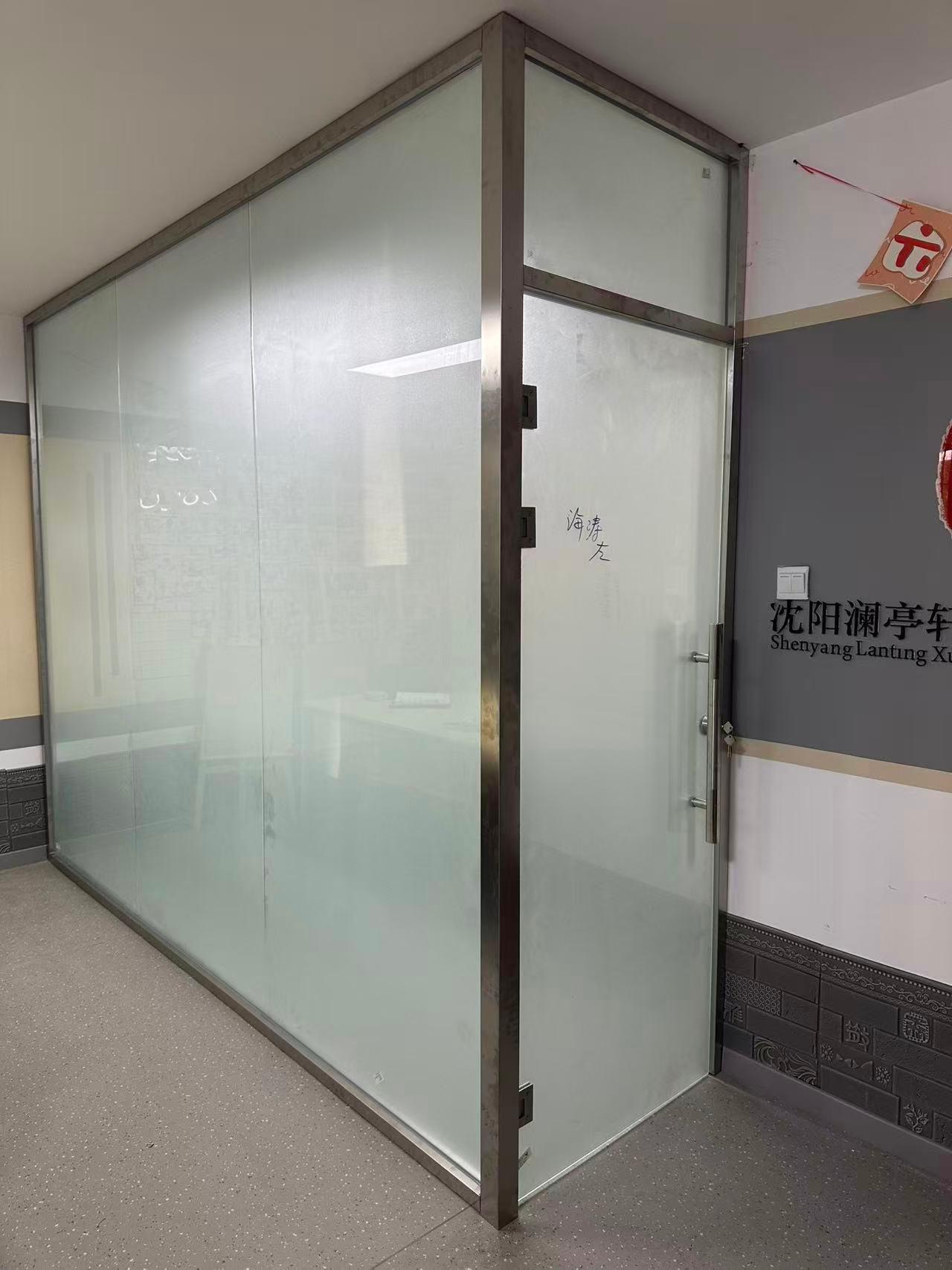 玻璃隔断工程案例