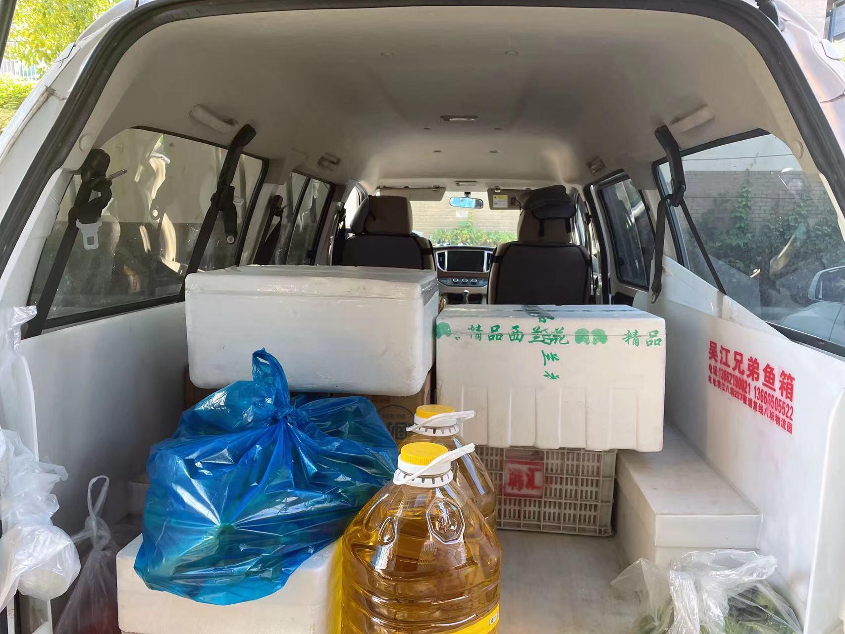 和必兴餐饮配送车辆与仓储场景