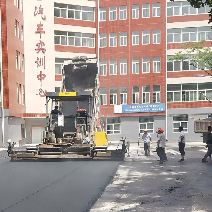 沥青路面摊铺施工