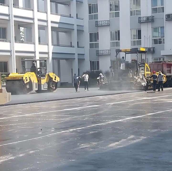 冷补沥青材料堆放
