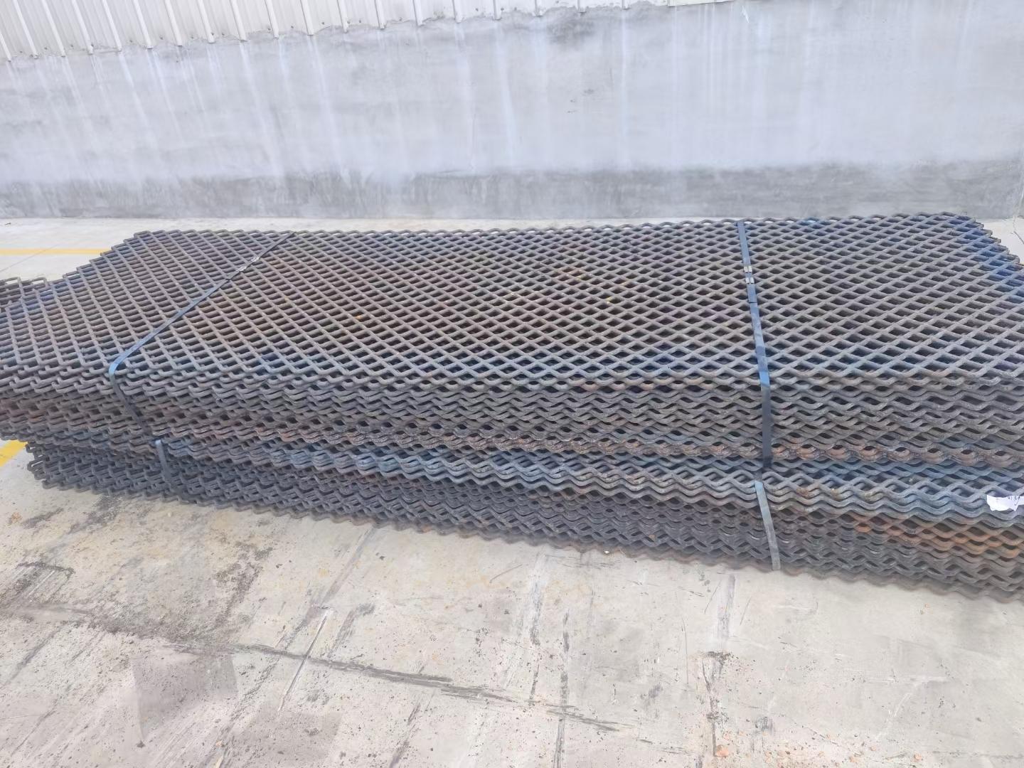 筛网加工现场