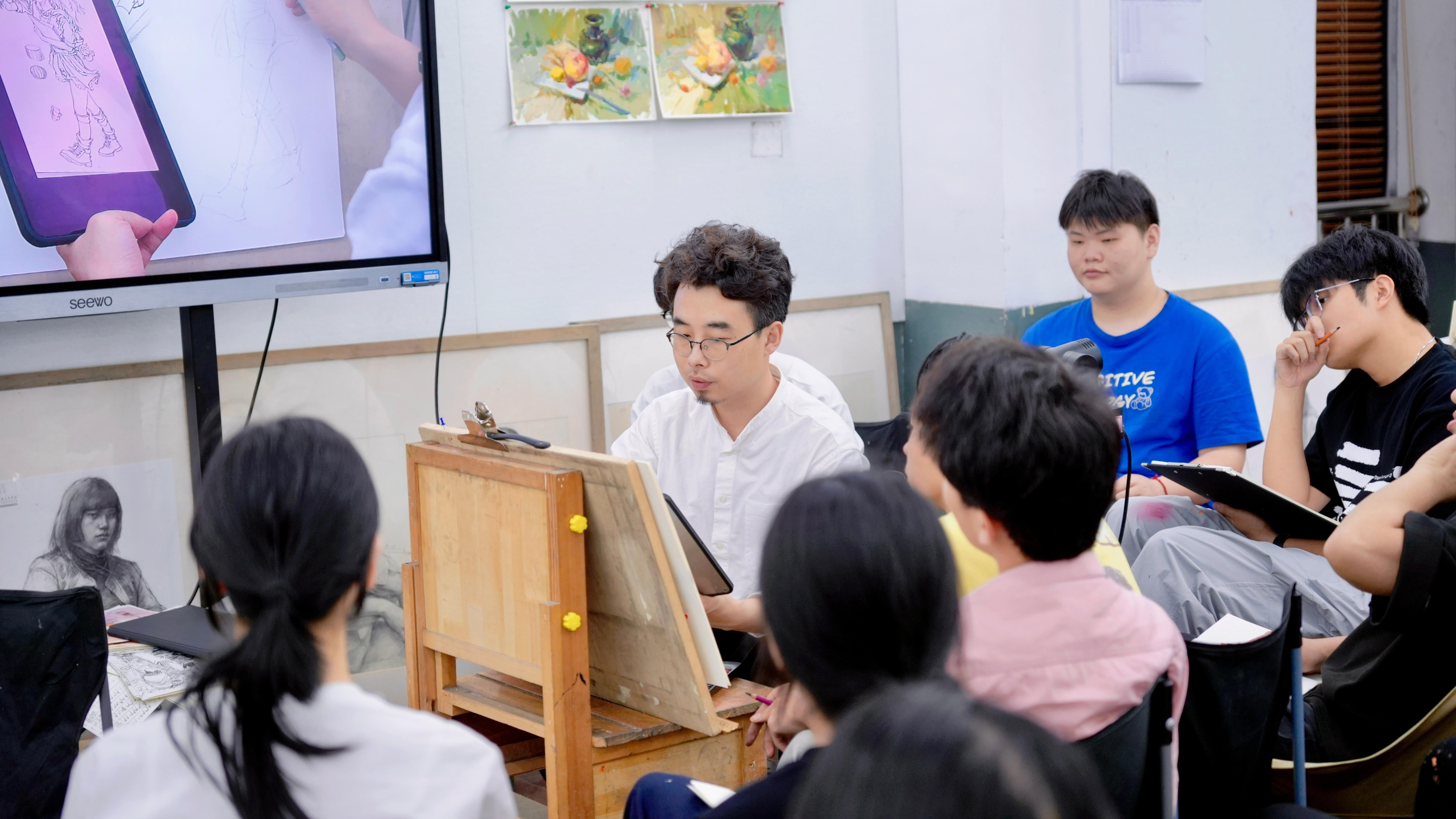 东昱画室环境图