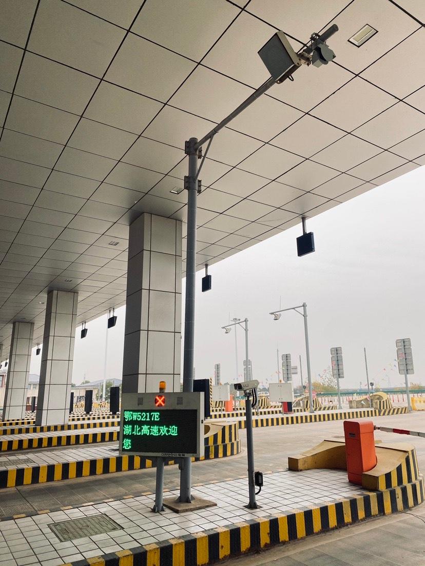 因泰立科技门架激光车检器安装现场示意图