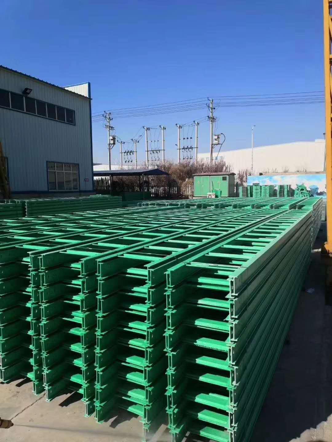 玻璃钢桥架产品图