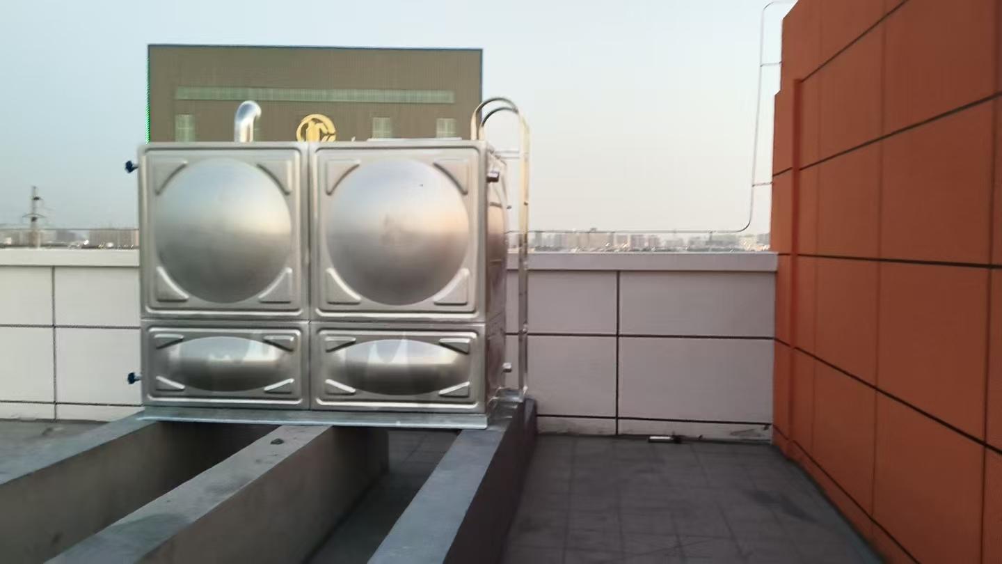 不锈钢水箱生产实景