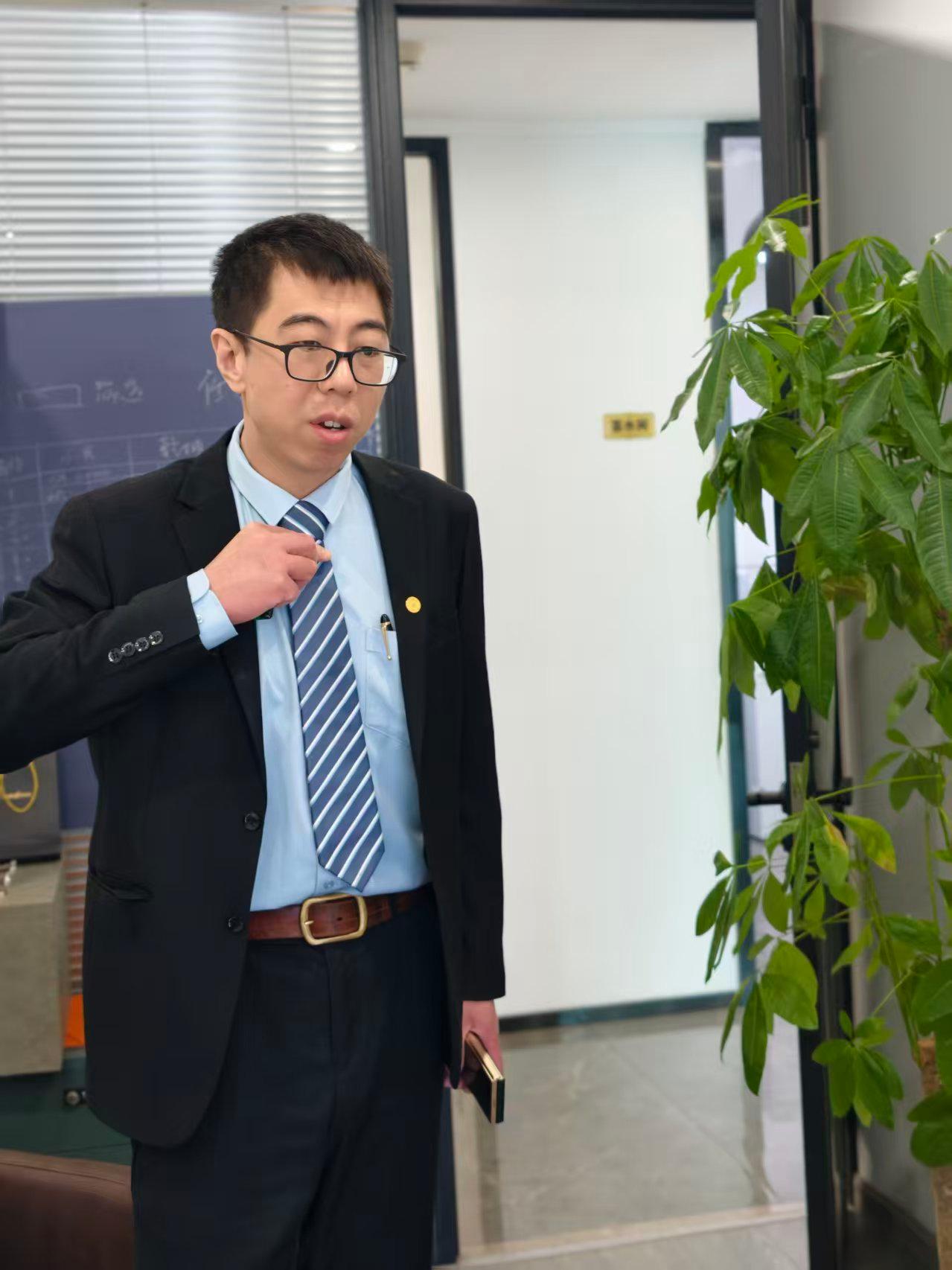 辩护场景示意