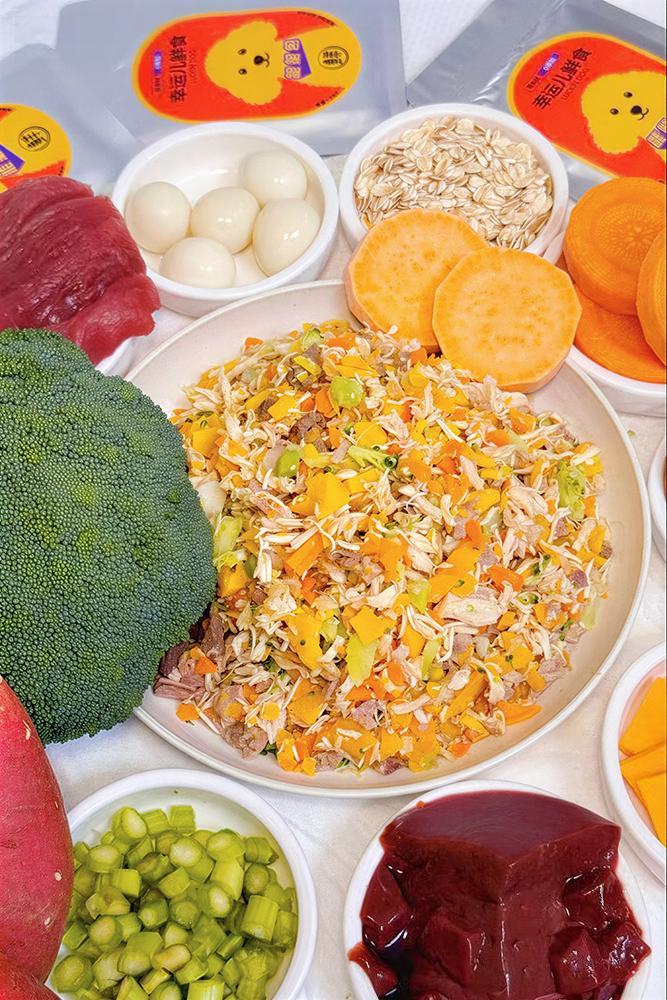 幸运儿宠物鲜食生产车间