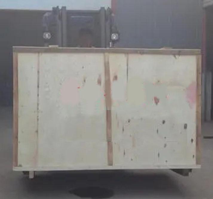 方管抛光机工作现场