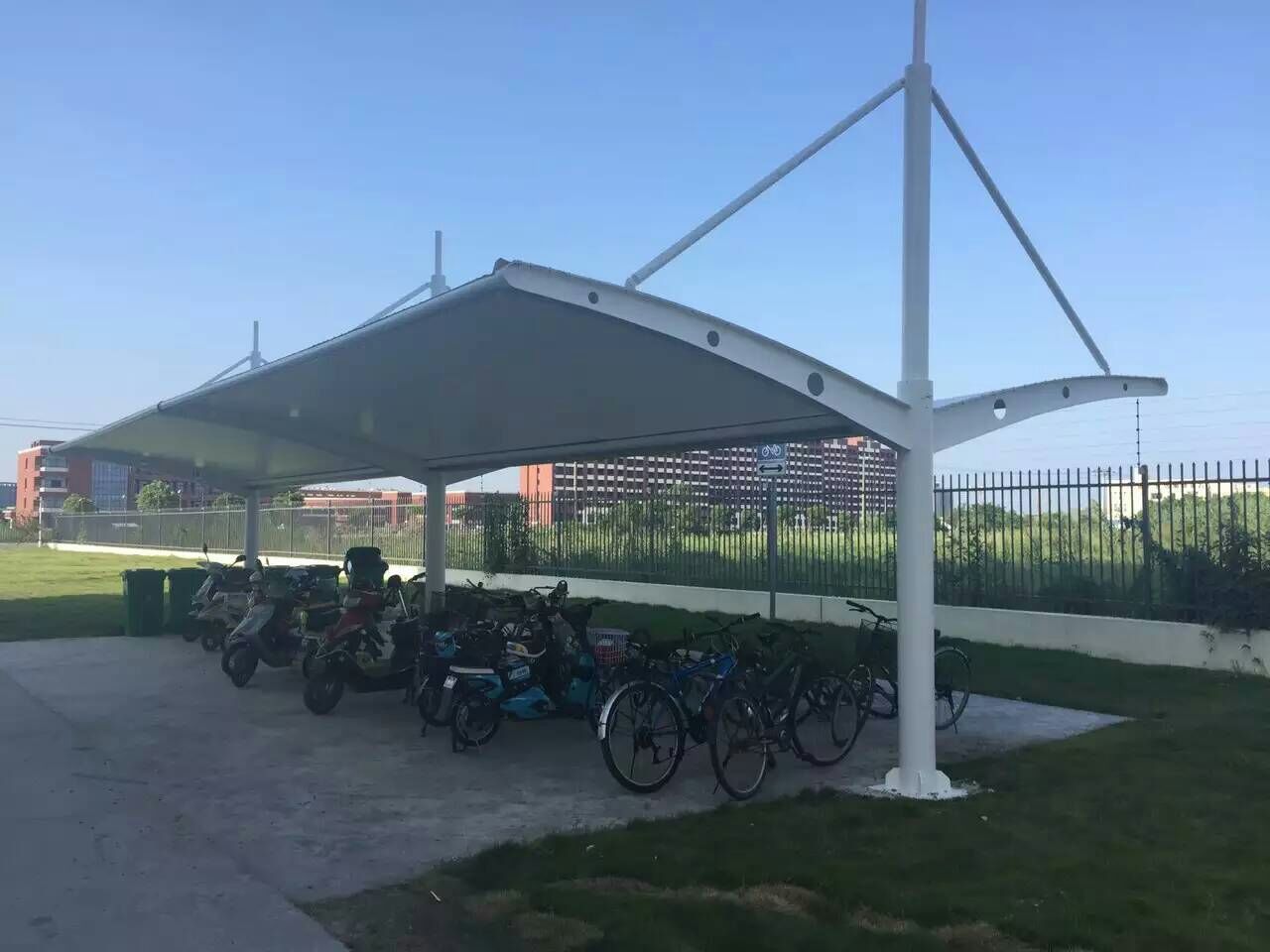 安徽海德思建筑材料科技有限公司车棚产品实景