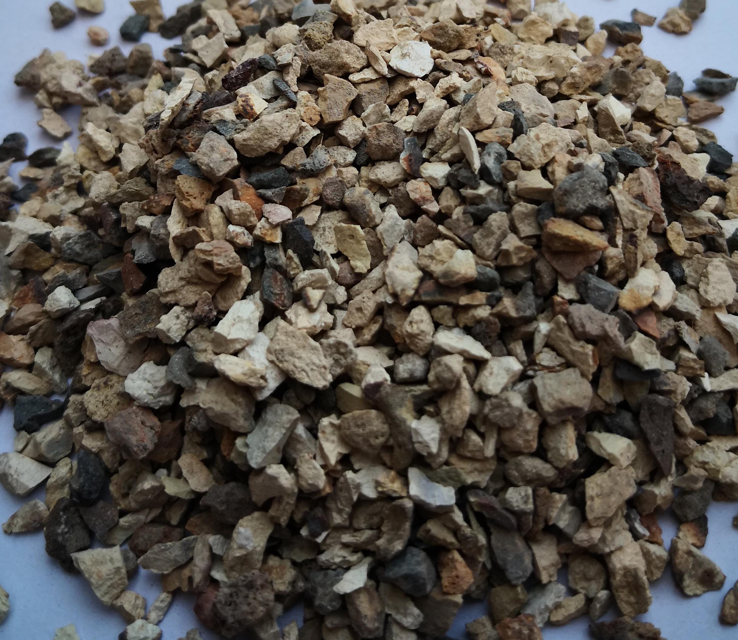 高铝粉生产与质检现场