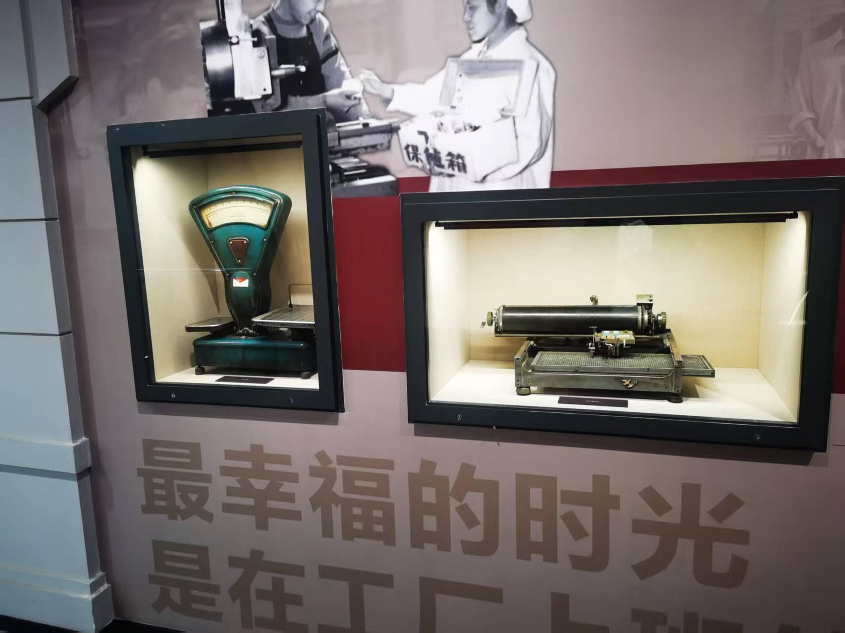 郑州丰耀展览装饰有限公司工厂及展柜案例
