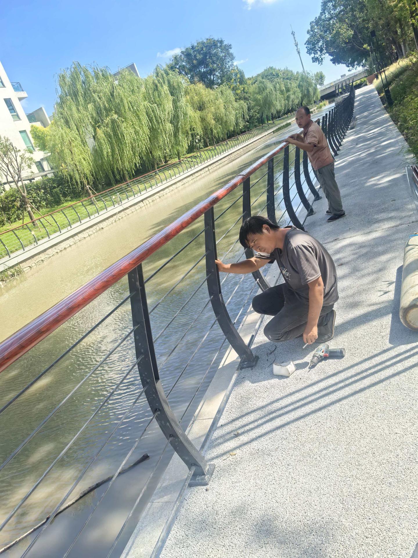 仿木仿石栏杆产品细节
