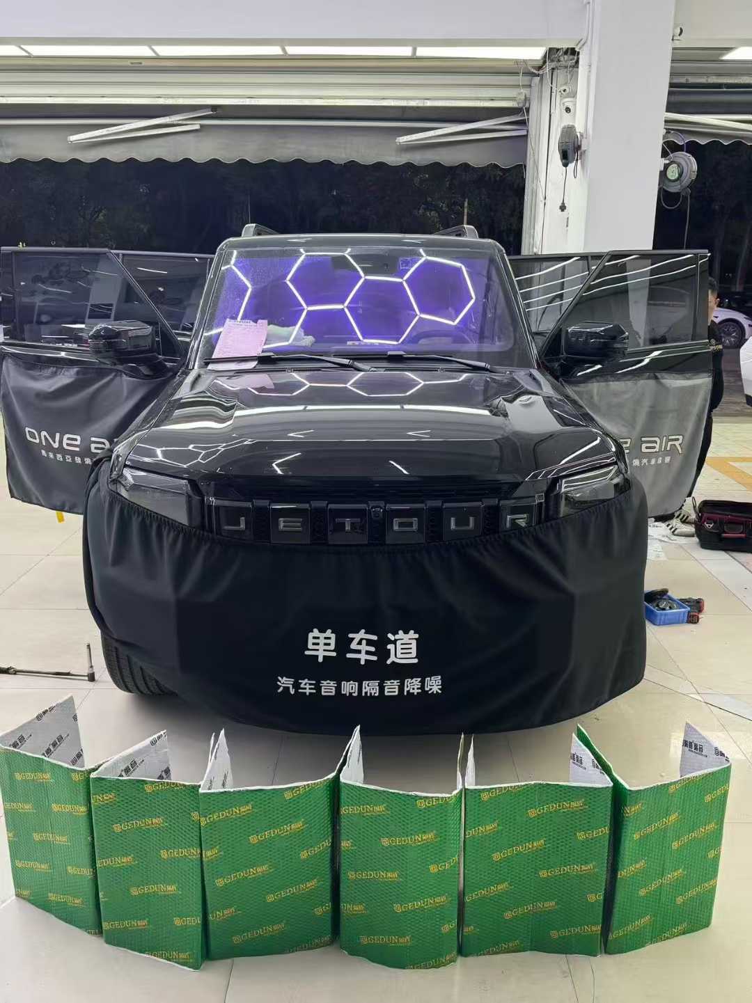 厦门单车道汽车音响施工工位与试听室