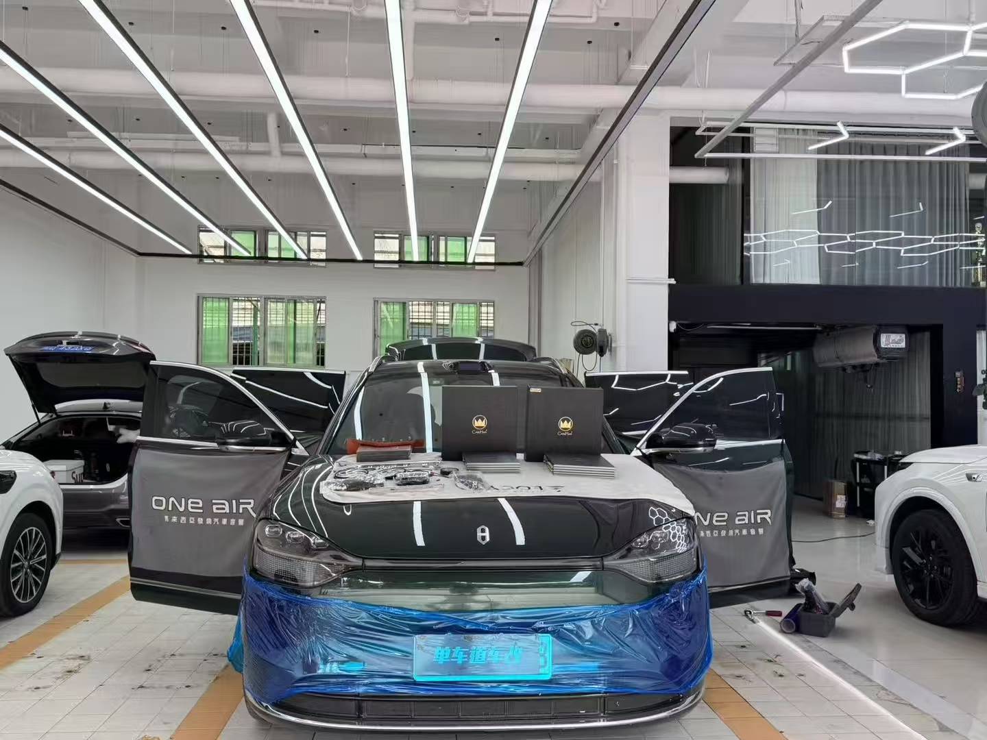 厦门汽车隔音改装门店施工场景