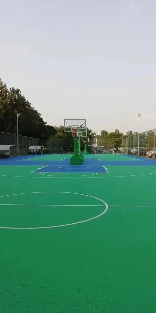 运动场地坪施工场景