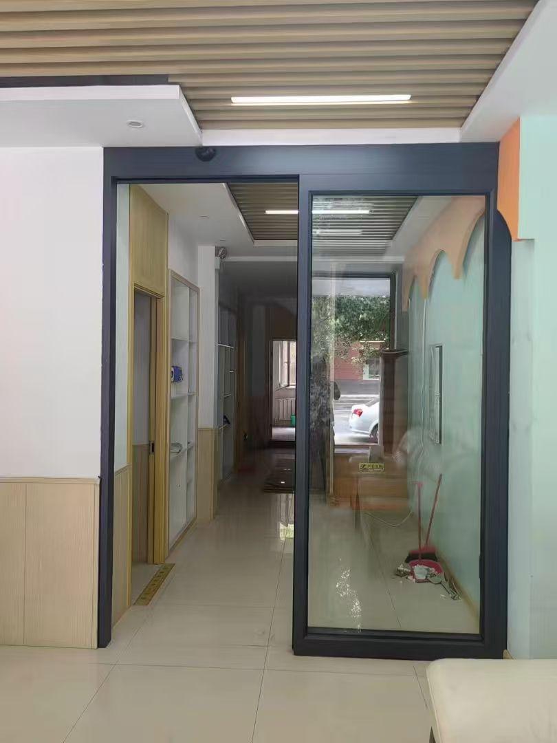 沈阳市苏家屯区双赢装饰装修材料经营部玻璃隔断产品展示