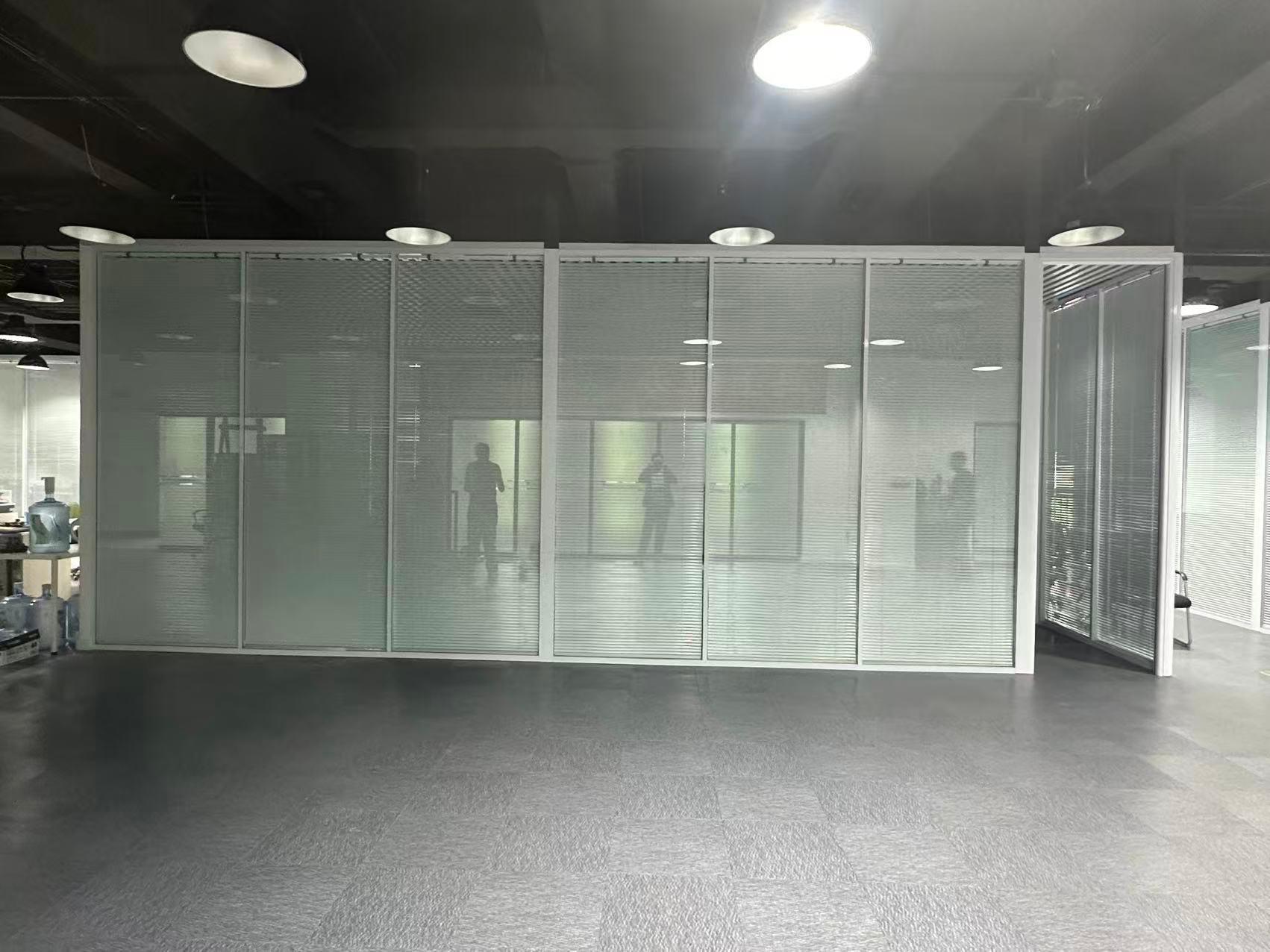 玻璃隔断安装效果图