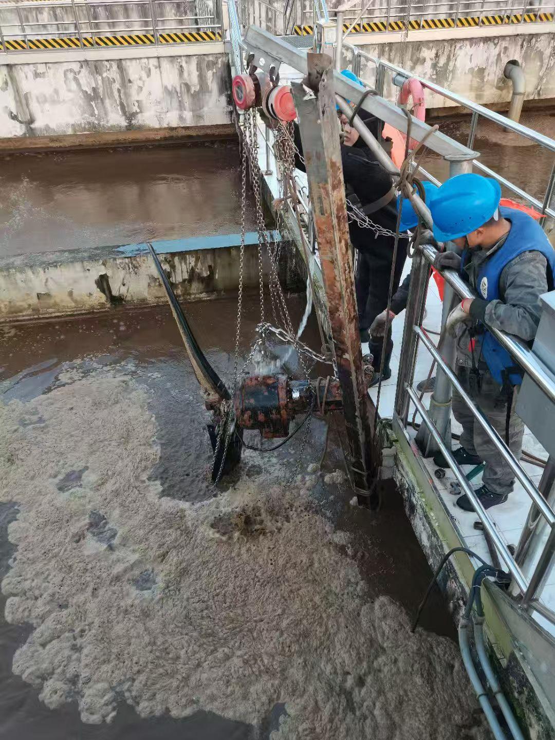 重庆启航水下工程有限公司潜水团队