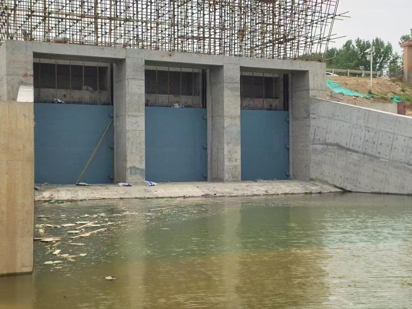 邢台中隆水工钢坝闸门现场