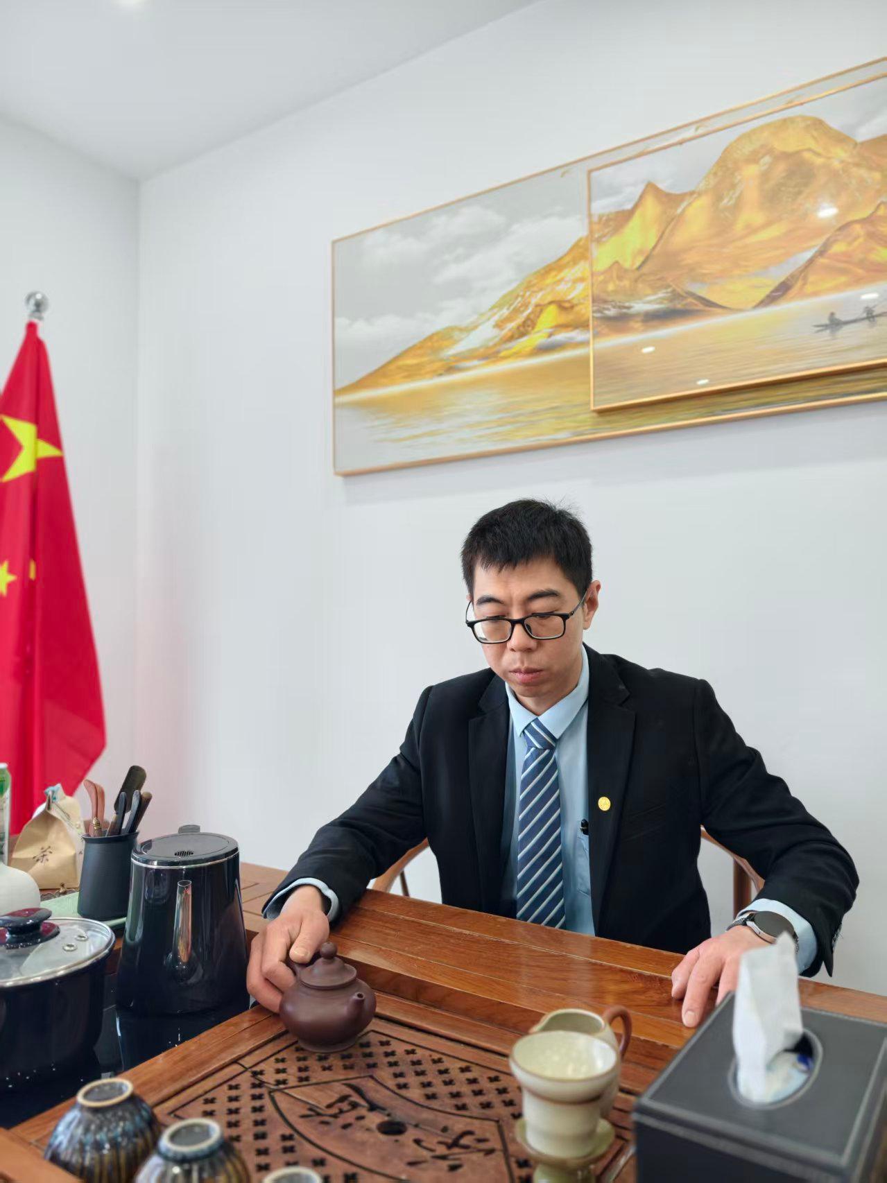 张惠杰律师会见当事人