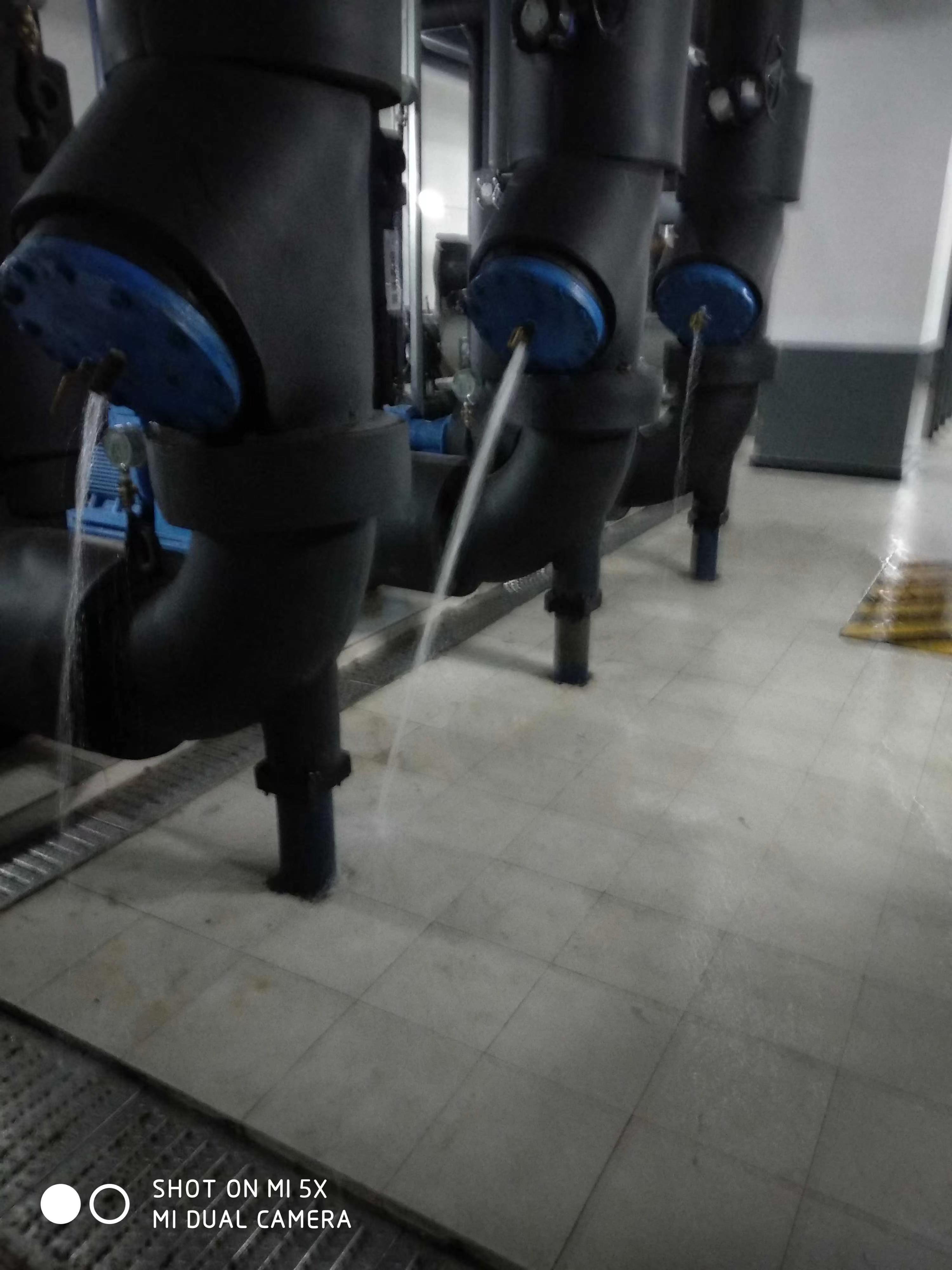 中央空调水处理服务现场