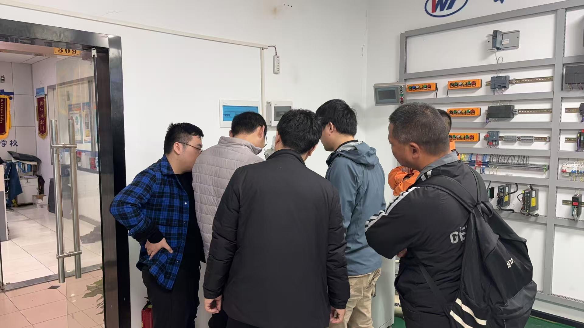 湖北万通职业培训学校实操课堂