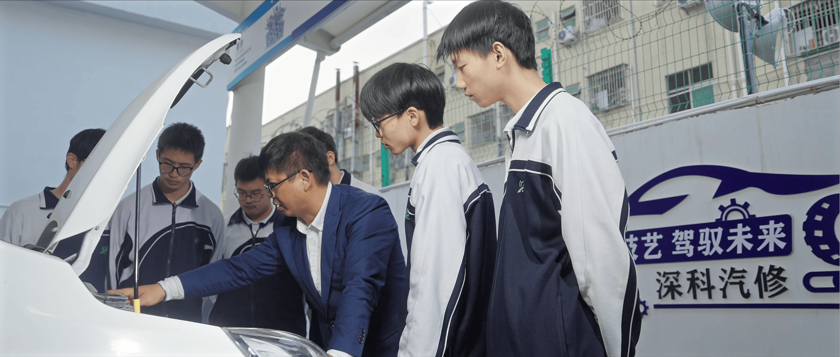 深科技工学校校园环境