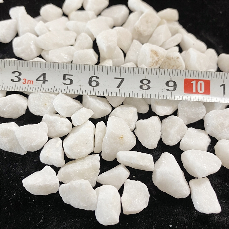 鹏飞矿产品成品堆场