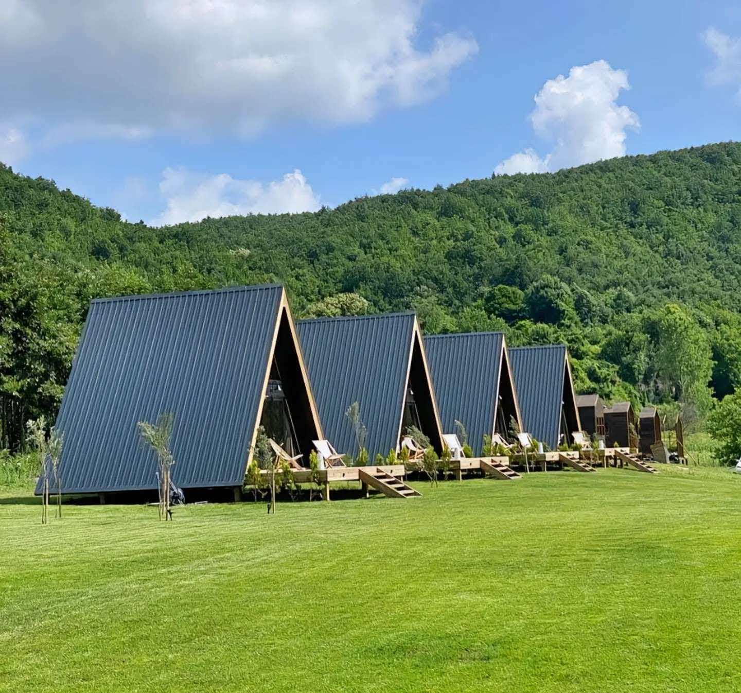 原木居木屋厂家三角木屋实景