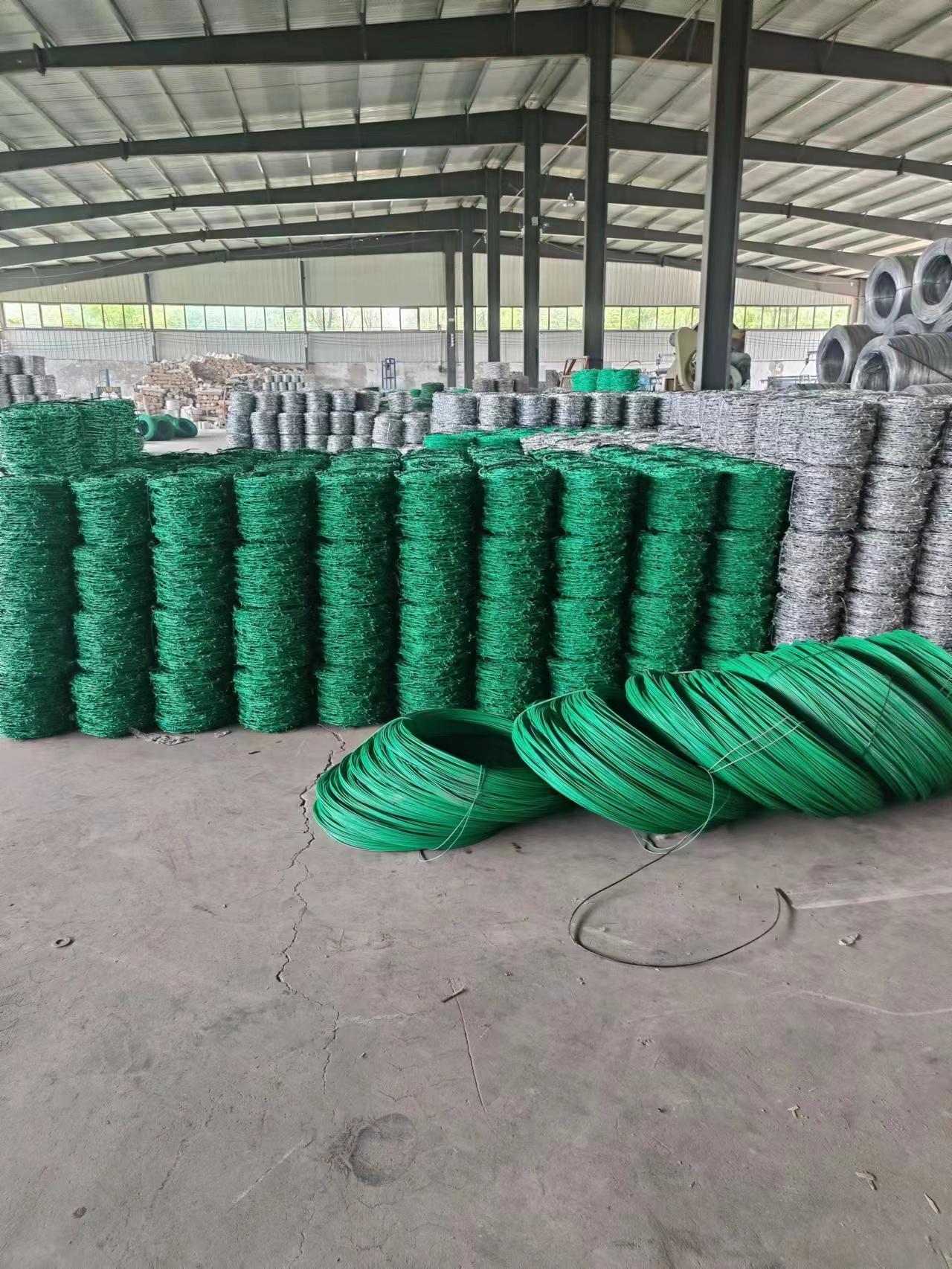 刺铁丝隔离栅产品细节