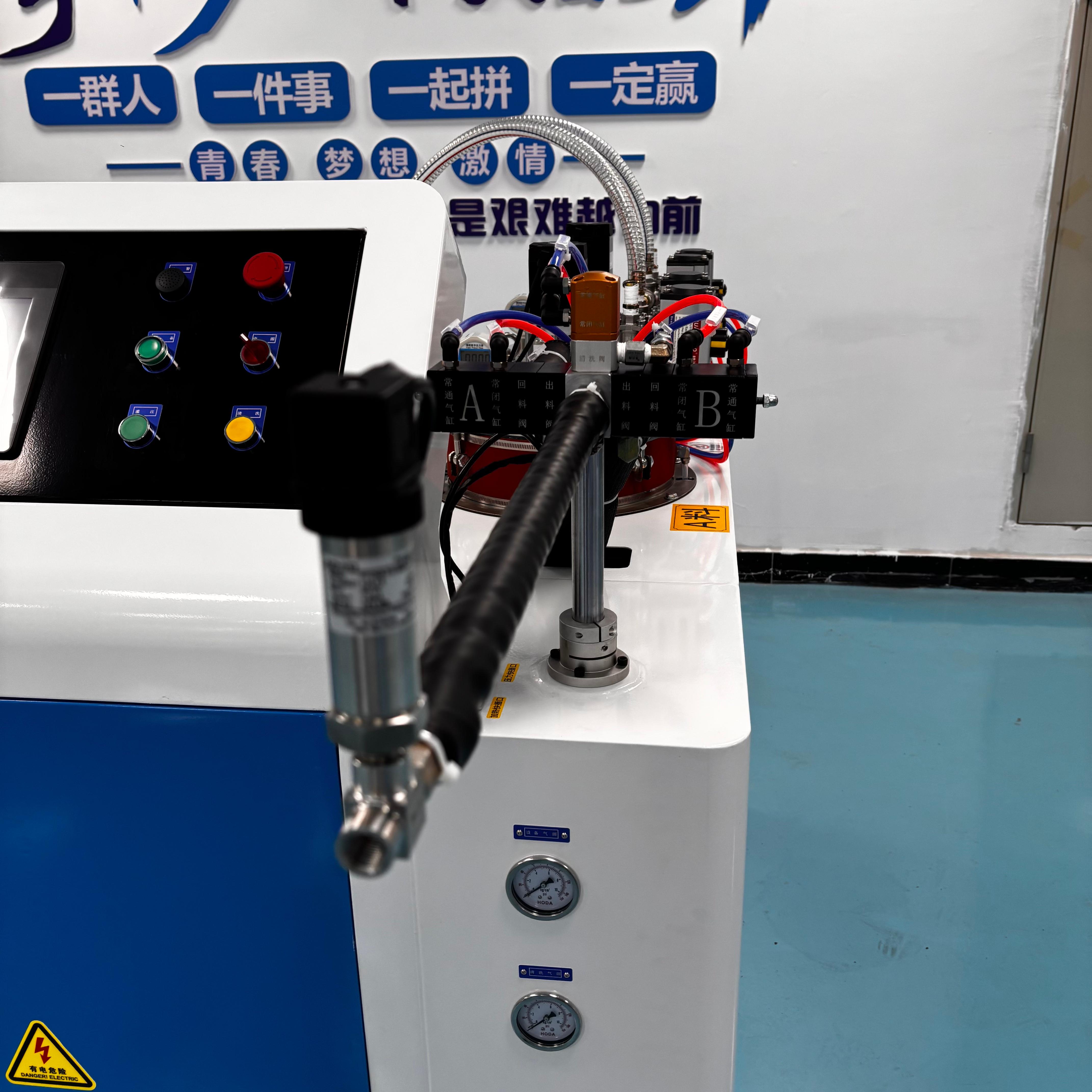 冠骄机械RTM注射机