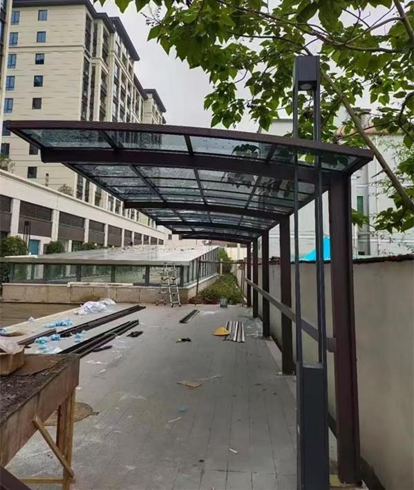 北京室外铝合金车棚厂家 - 实例展示