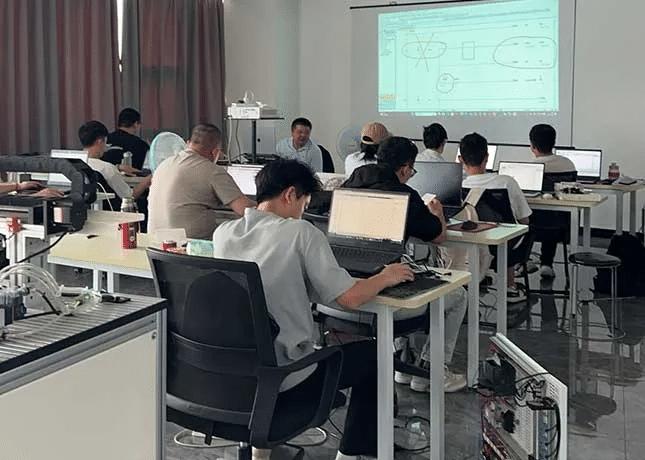 苏州勤澳信息科技有限公司教学设备