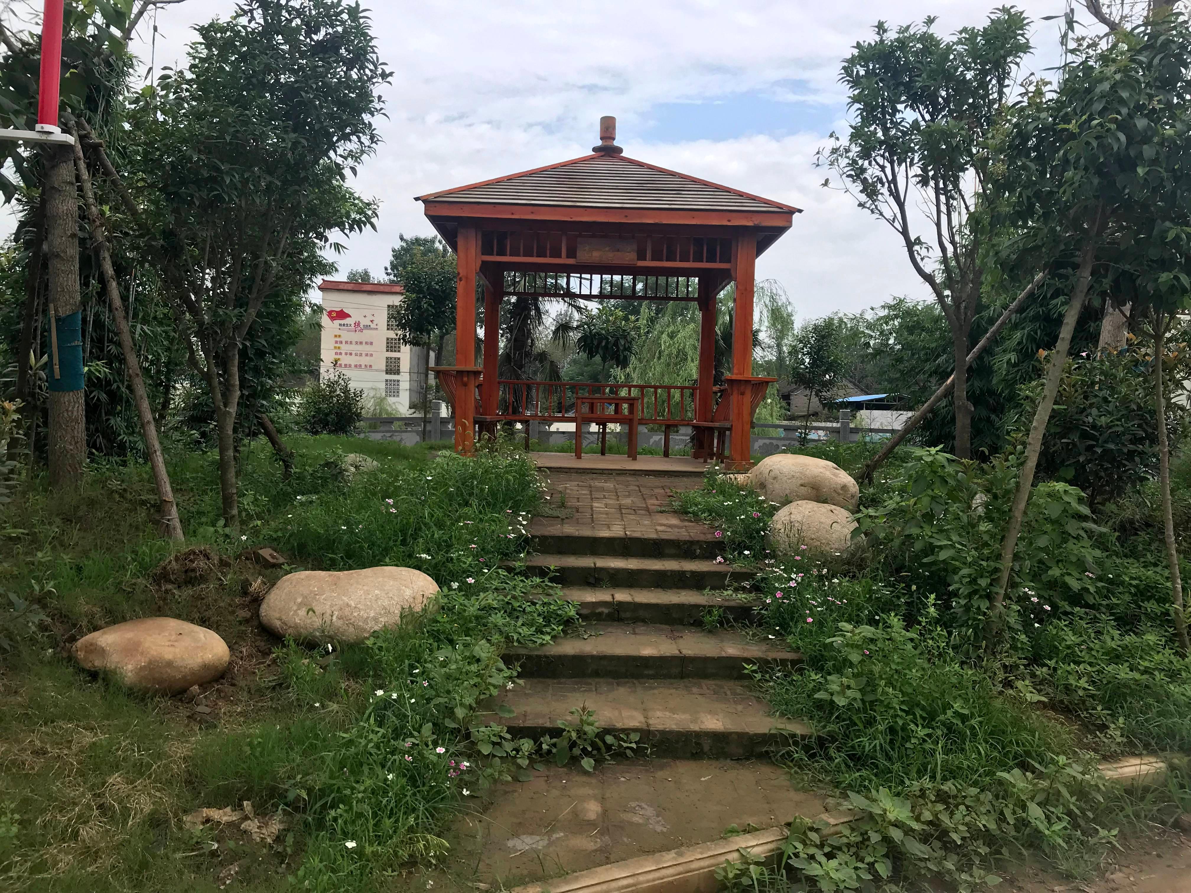 南阳永诚园林景观石矿山实拍