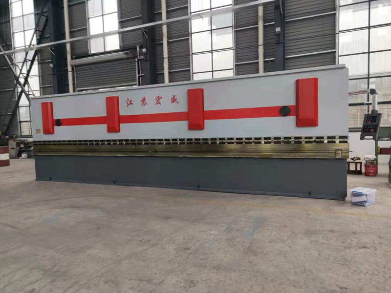 宏威重工折弯机加工实拍