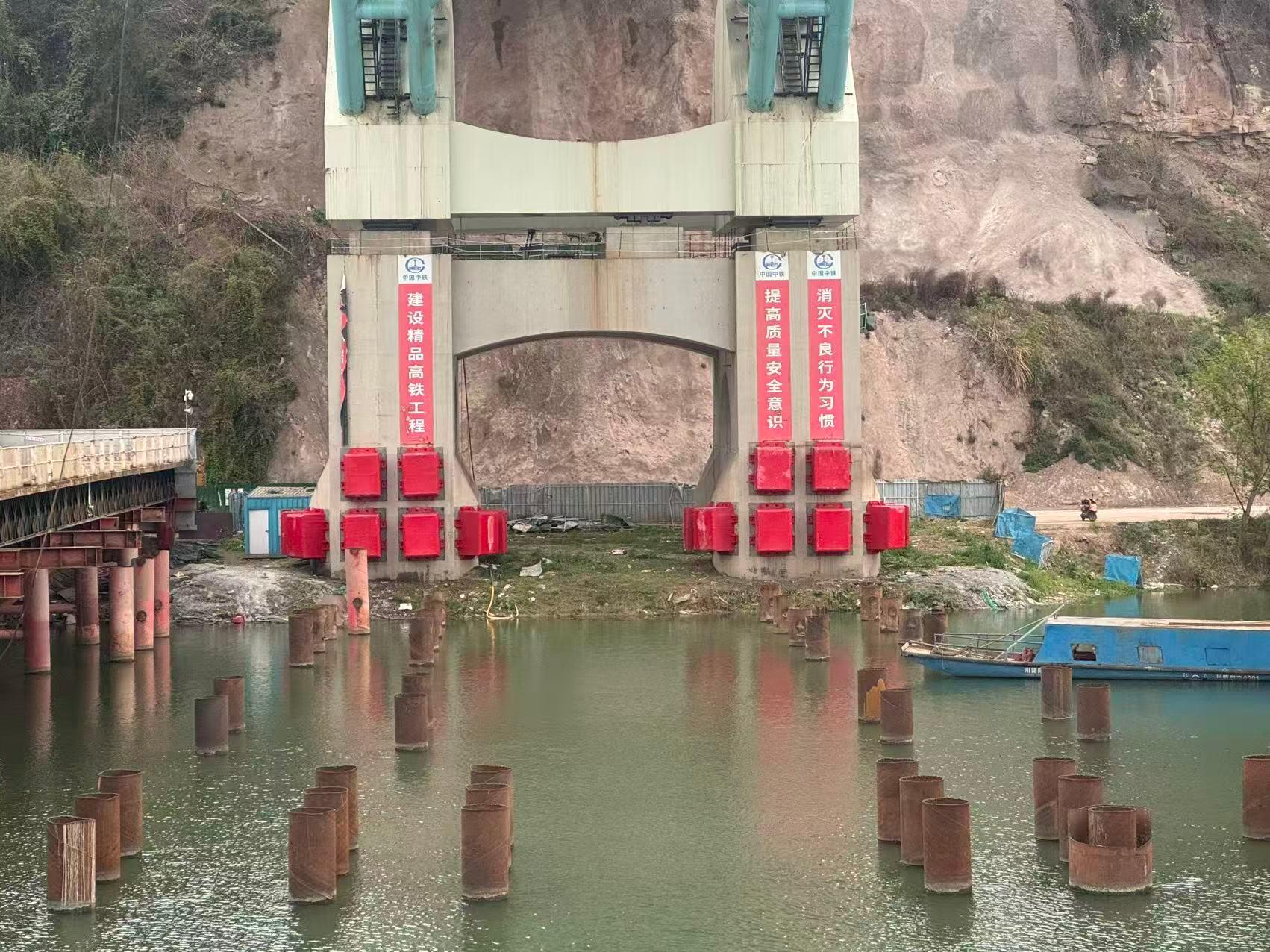 桥梁防撞设施生产商工厂实景