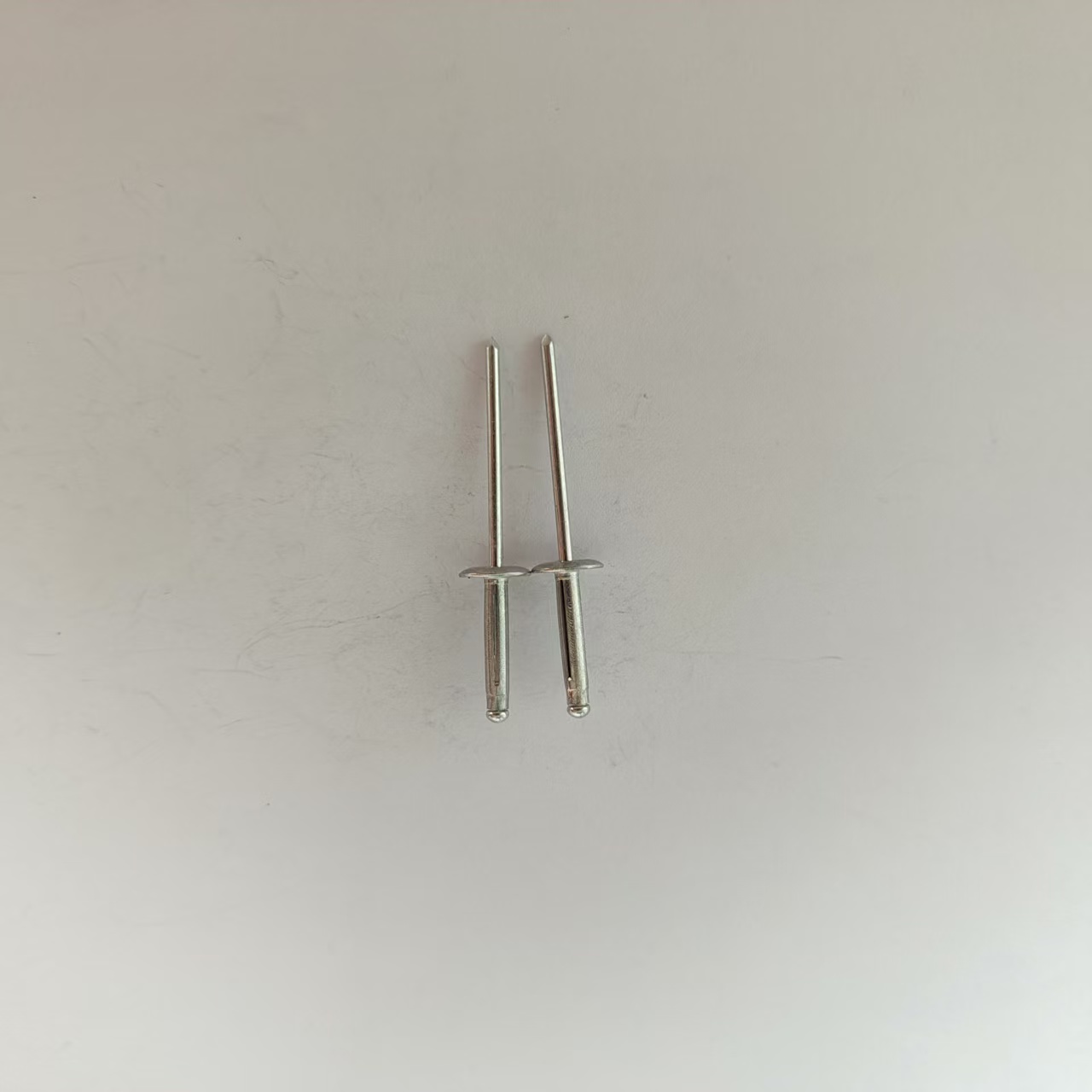 灯笼铆钉产品实拍