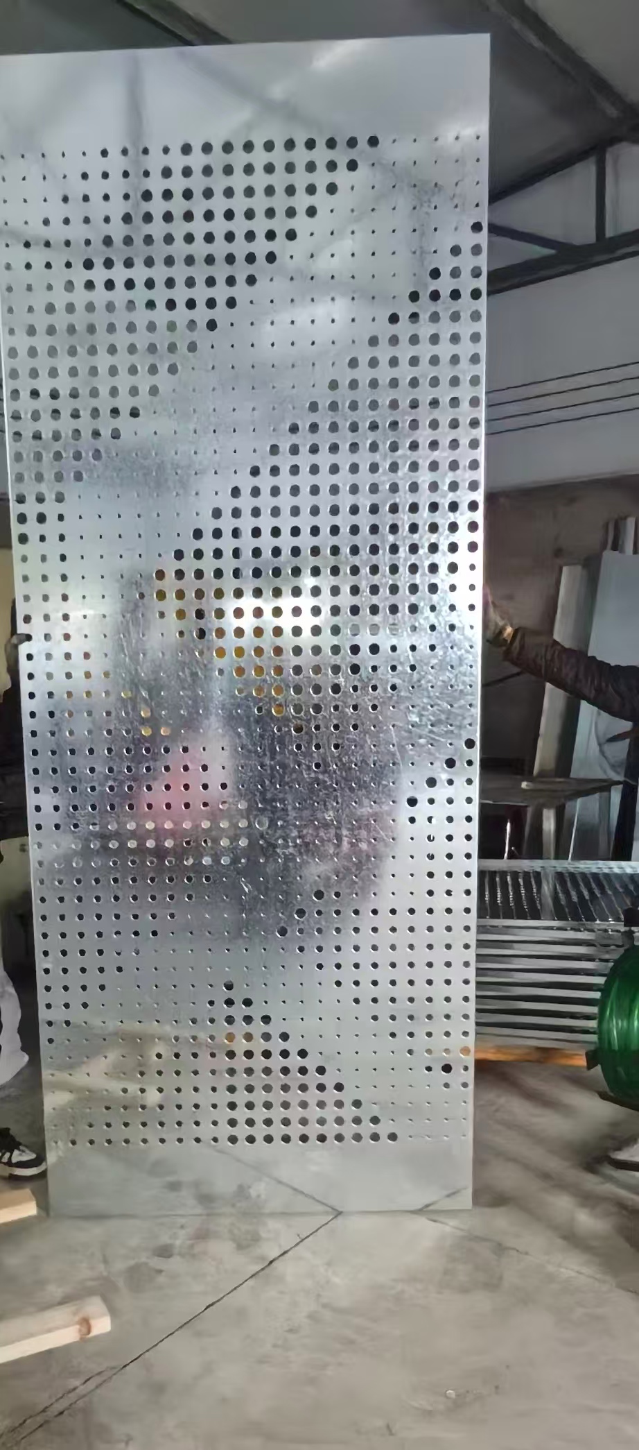 冲孔网加工实景
