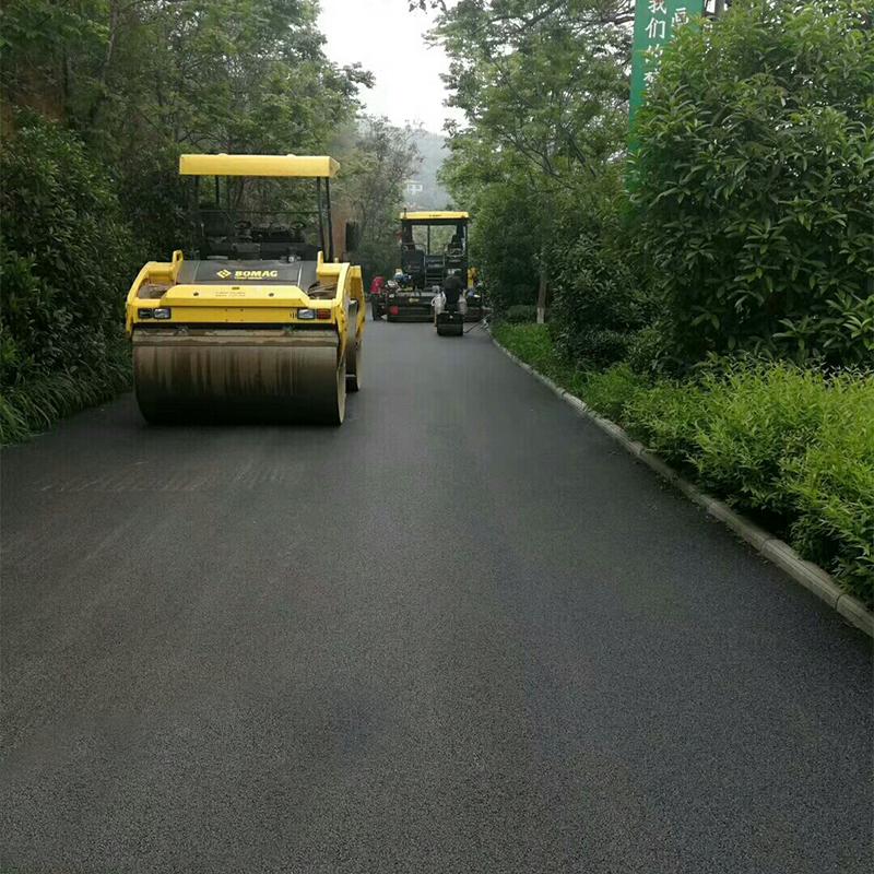 沥青道路施工项目现场