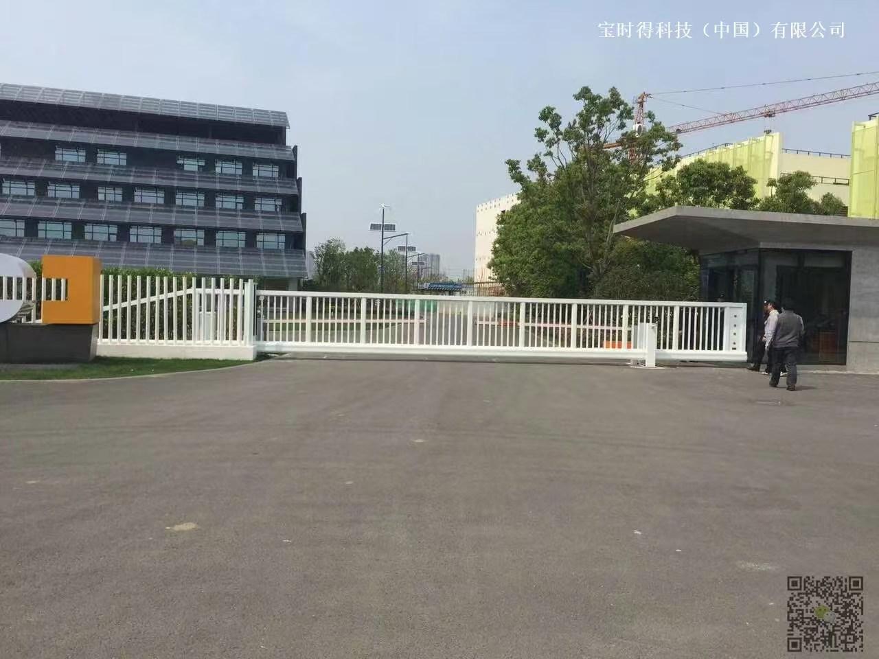 防风电动门工厂生产现场