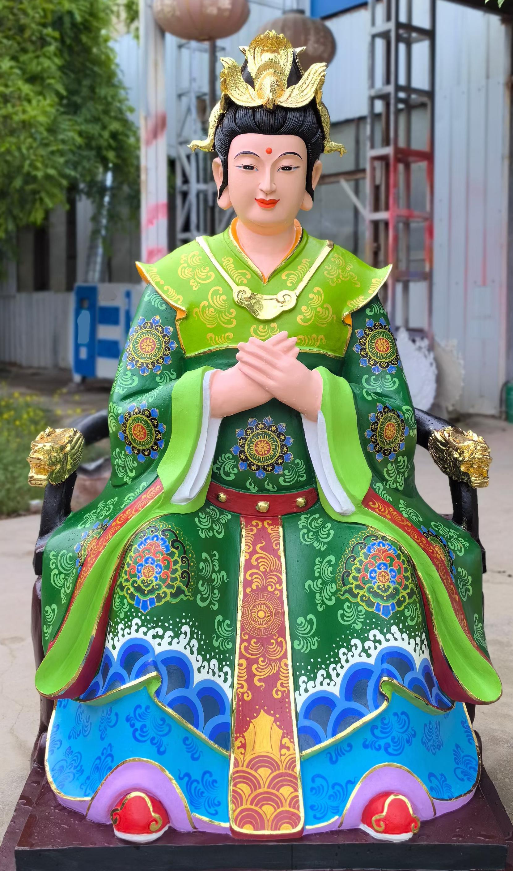 佛像贴金工艺细节