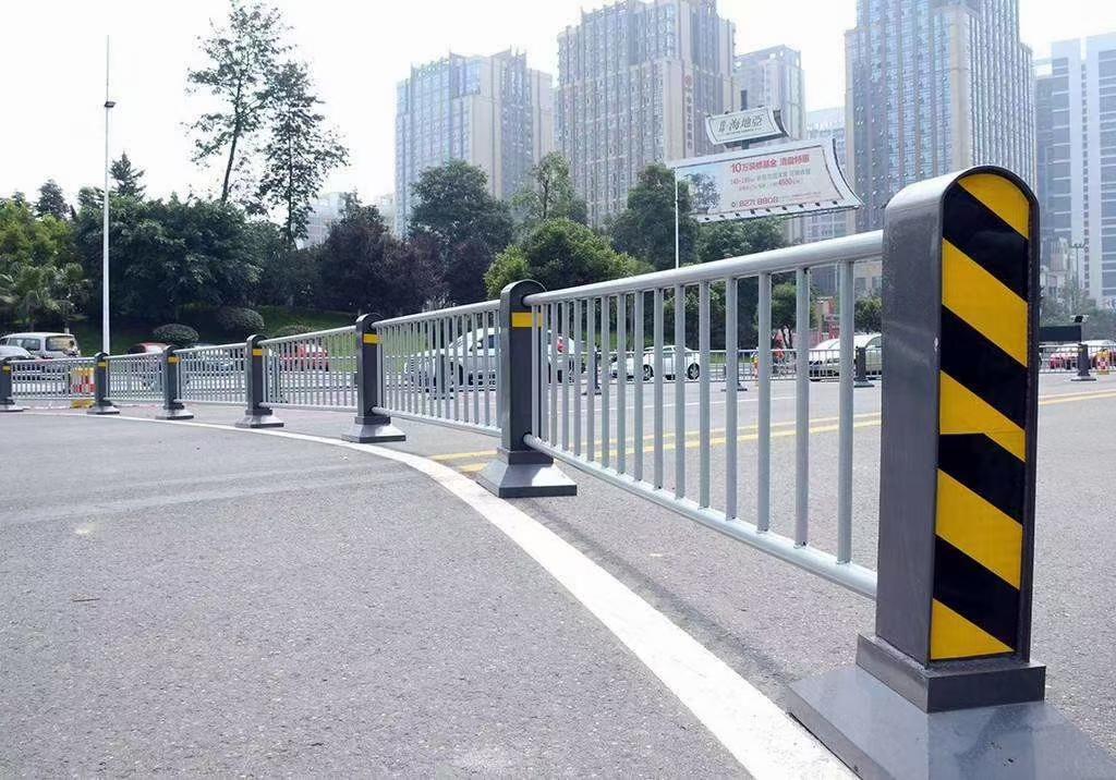 机非隔离道路护栏