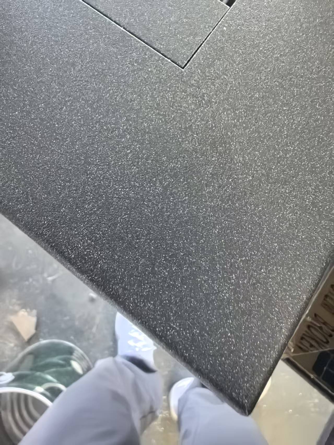 门窗安装施工现场