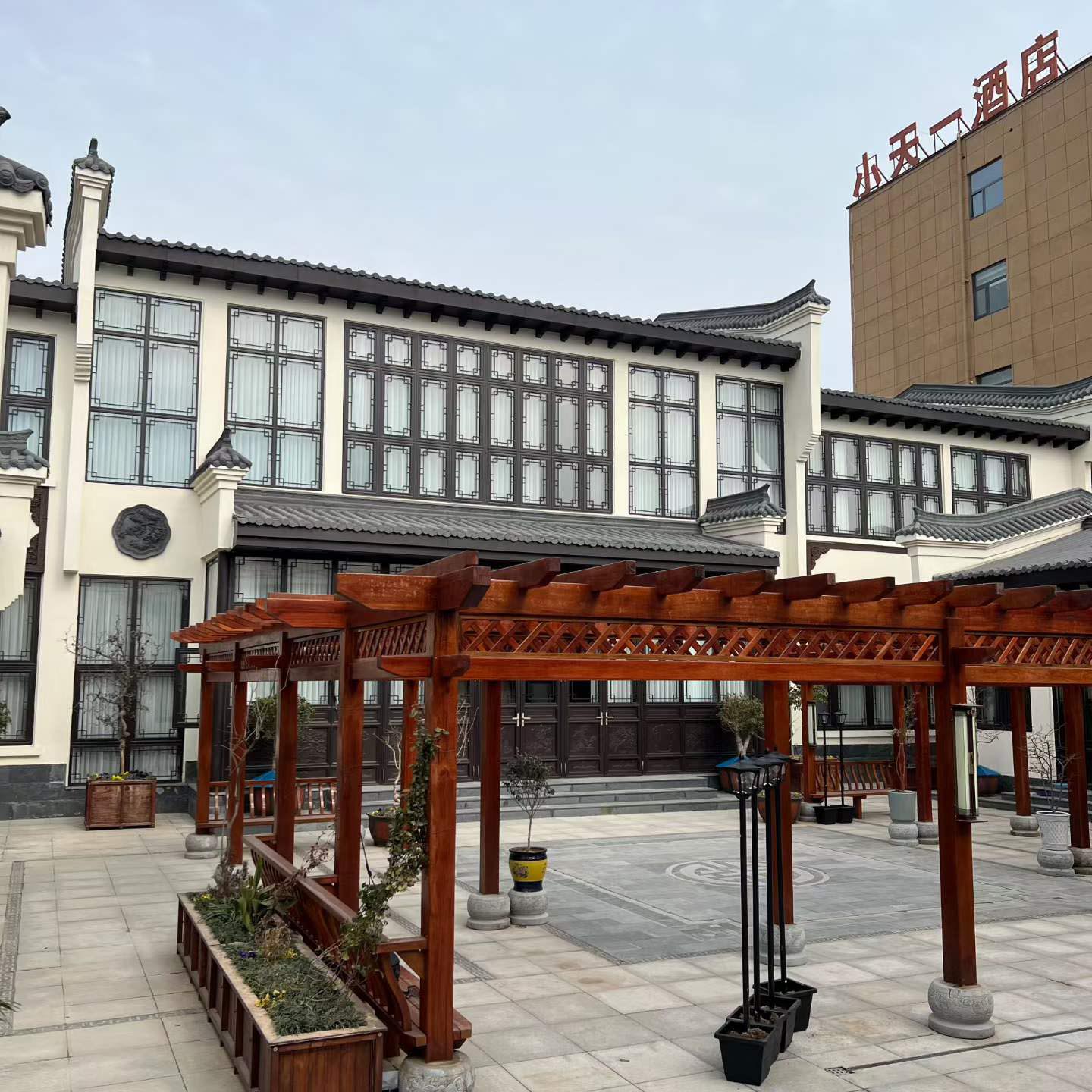 河南承韵铝合金仿古门窗