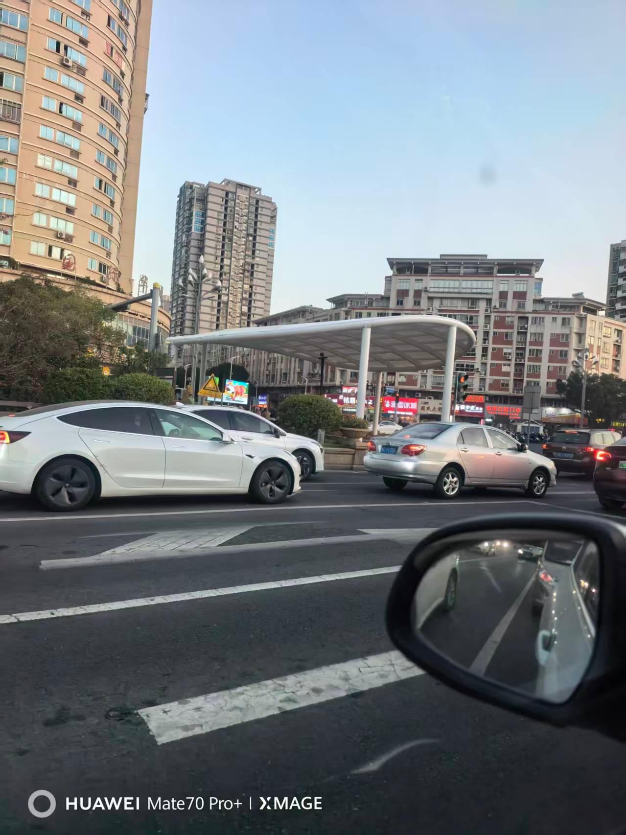 河南红亮钢结构工程有限公司-高速收费站膜结构厂案例
