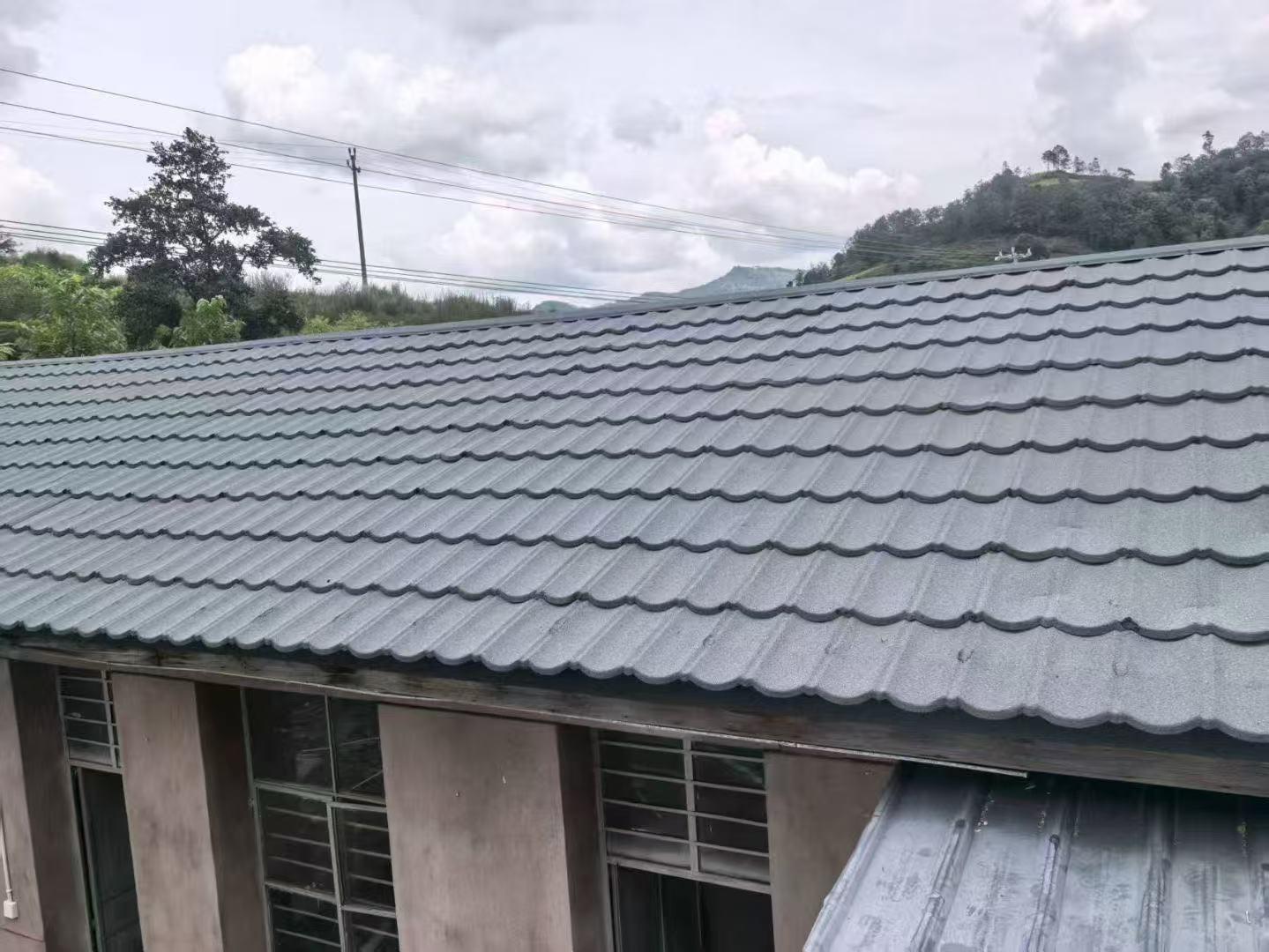 彩砂金属瓦生产线