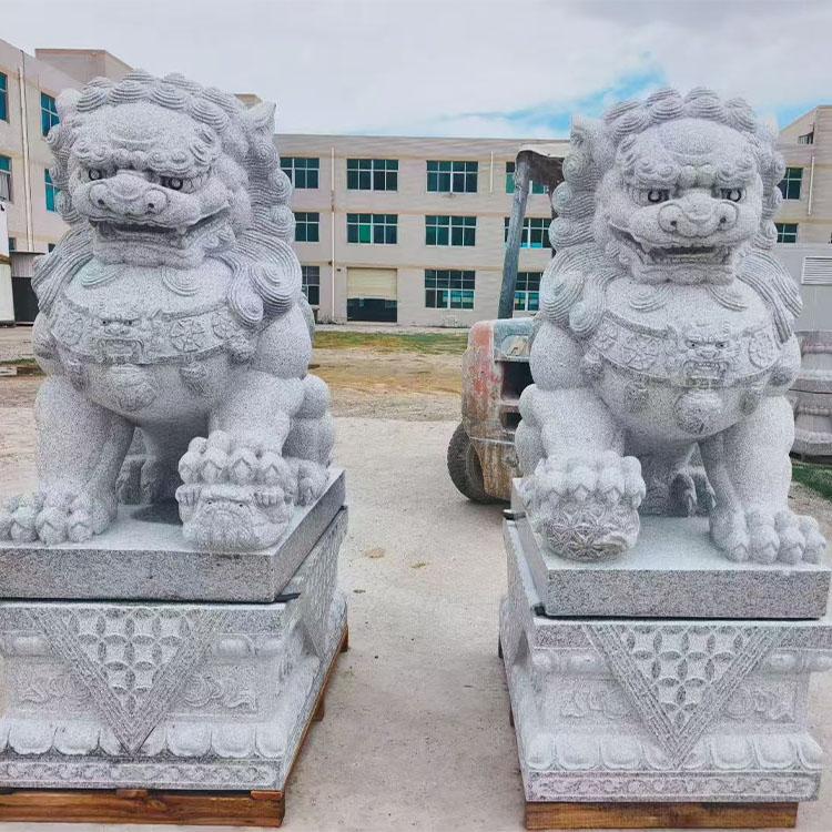 石雕北京狮及绣球狮成品