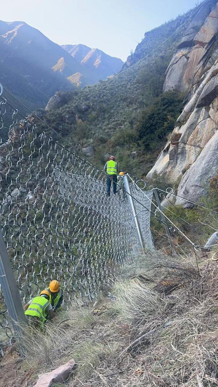 山体防护网施工
