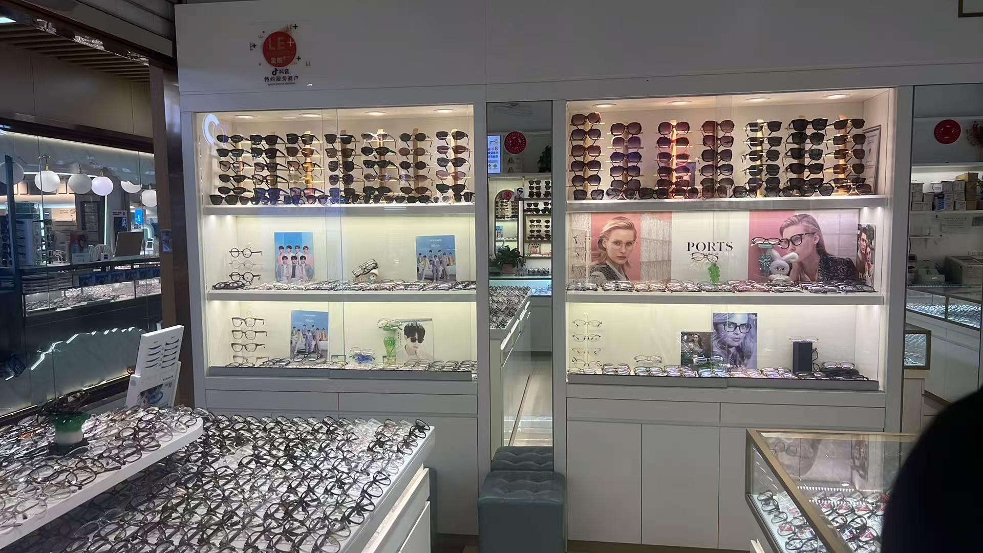 新视达配镜中心门店