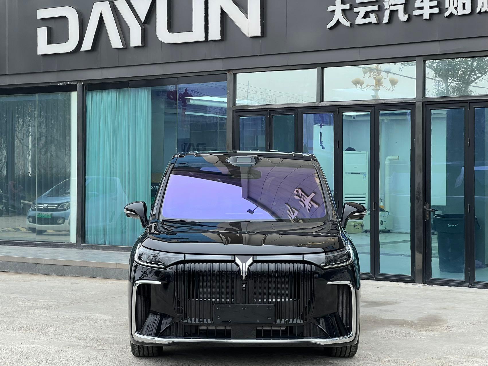 汶上无痕汽车贴膜店施工场景